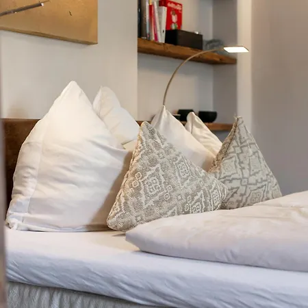 Tiroler Bergnest هوبفغراتن إم بريكسنتال