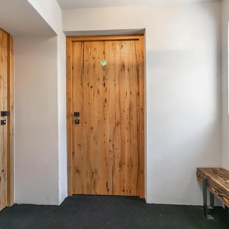 Tiroler Bergnest هوبفغراتن إم بريكسنتال